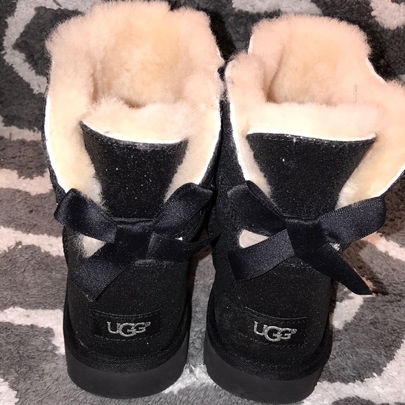 s-l400.jpg Authentic Uggs (New)